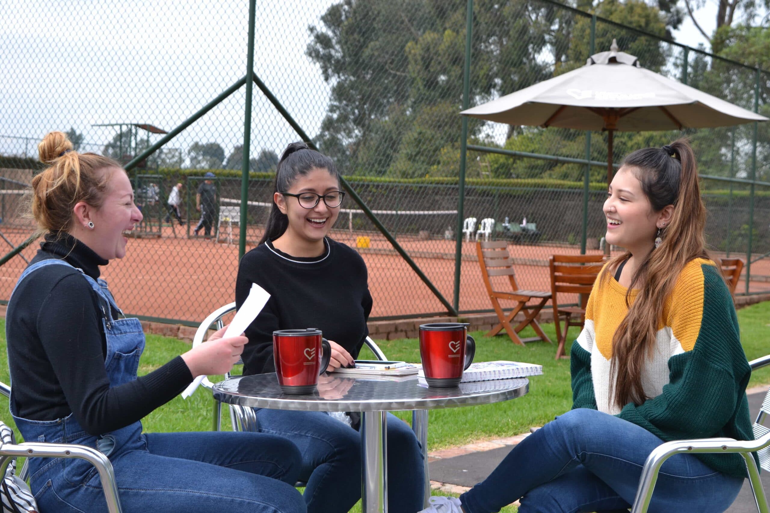 Estudia Trabajo Social en UNICERVANTES y aplica a becas