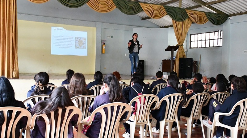 modelo académico humanista enfocado en la innovación y transformación social.